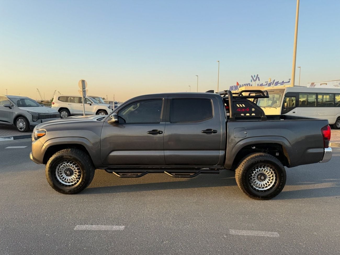 Toyota Tacoma  2023 LEATHER SEATS 2.7L 4 CYL US SPEC