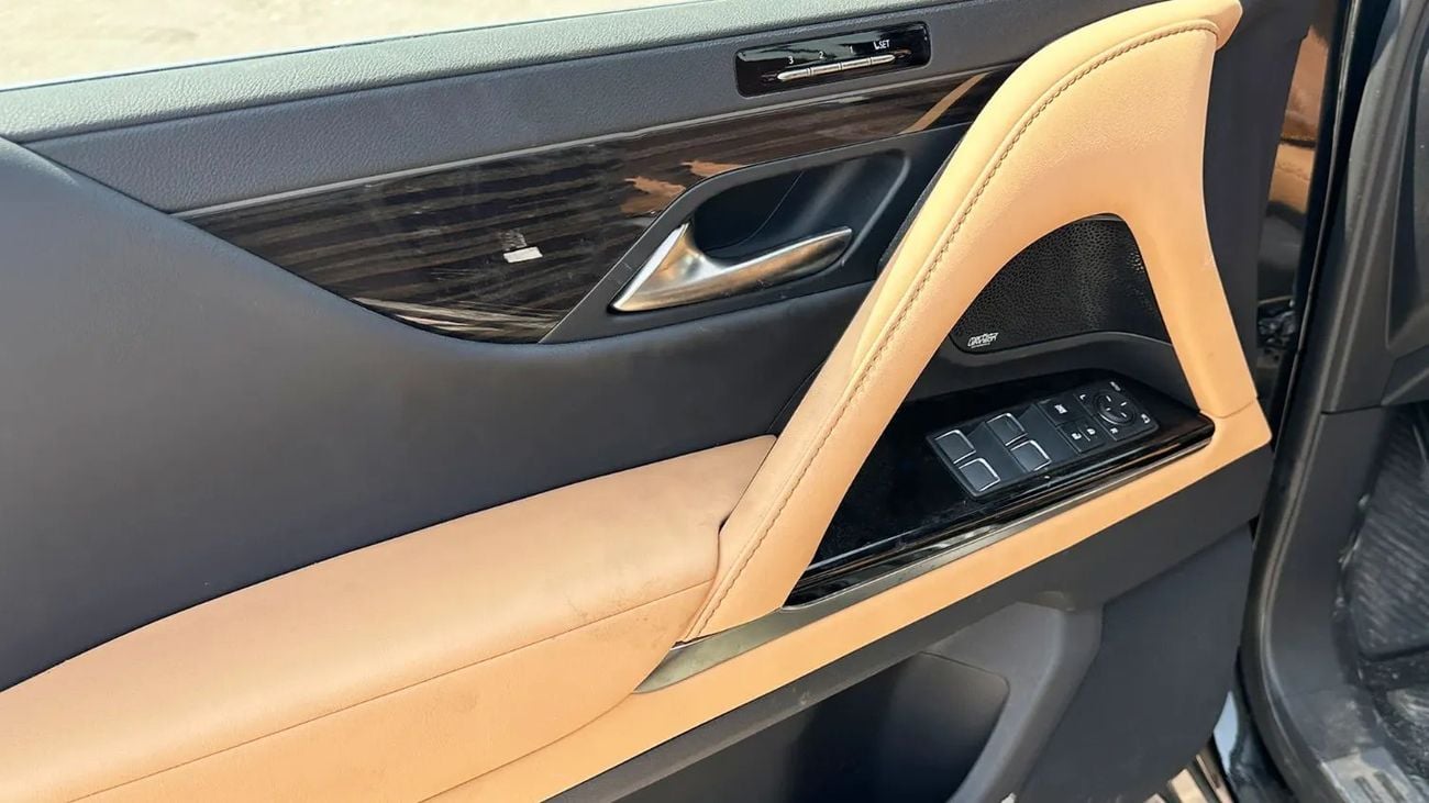 لكزس LX 600 LEXUS/LX600/ 3.5L LX URBAN 10 AT