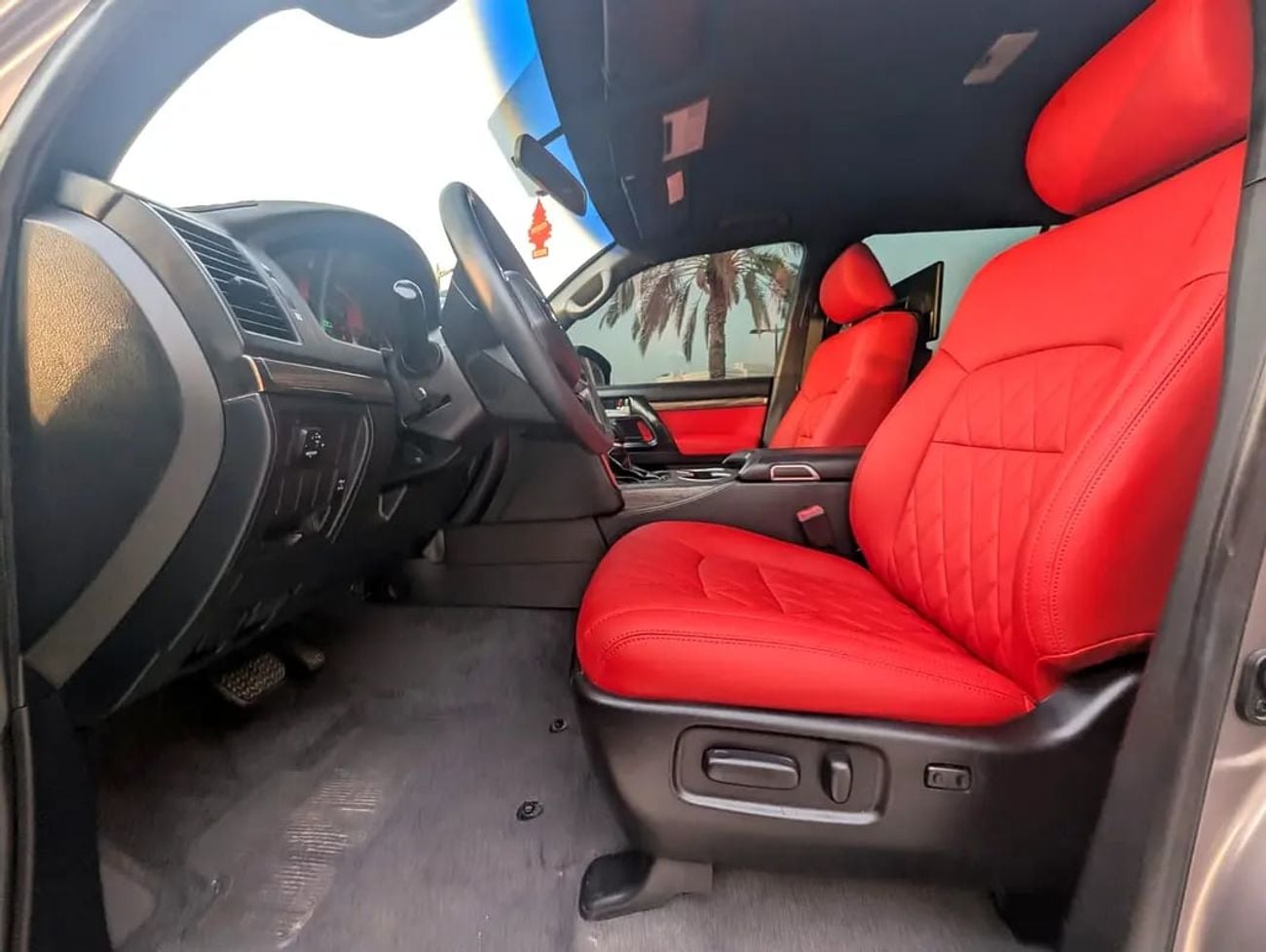 Toyota Land Cruiser GXR Facelifted 2025 GCC Specs - Interior and Exterior Excellent Condition