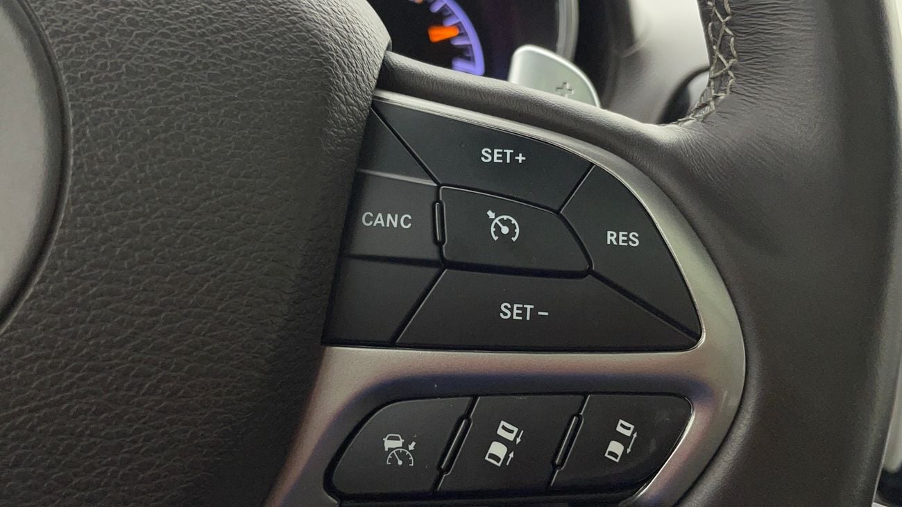 جيب جراند شيروكي OVERLAND 5.7 | بدون دفعة مقدمة | اختبار القيادة في المنزل