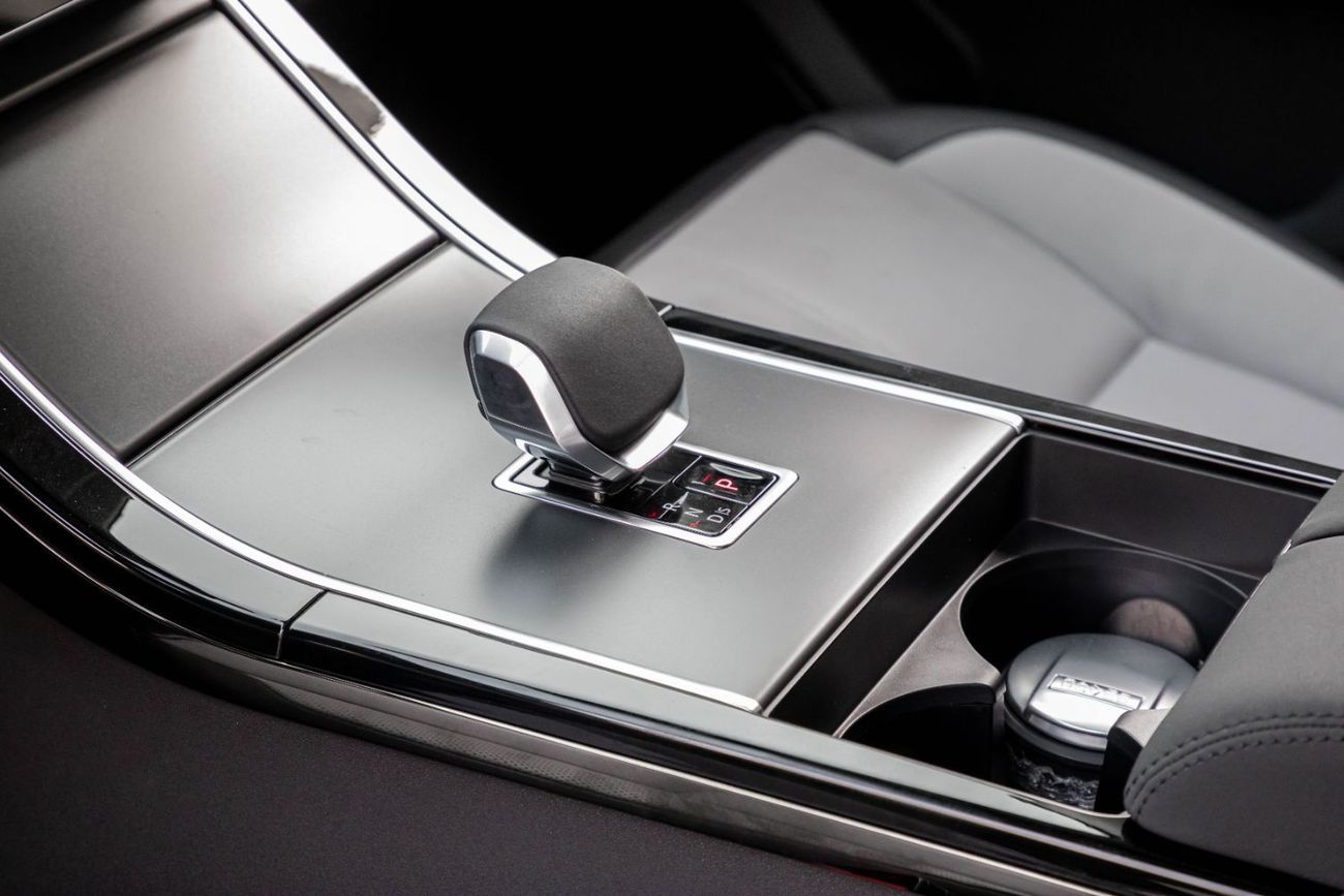 Land Rover Range Rover Velar R-Dynamic SE | 6,071 P.M  | 0% Downpayment | Agency Warranty