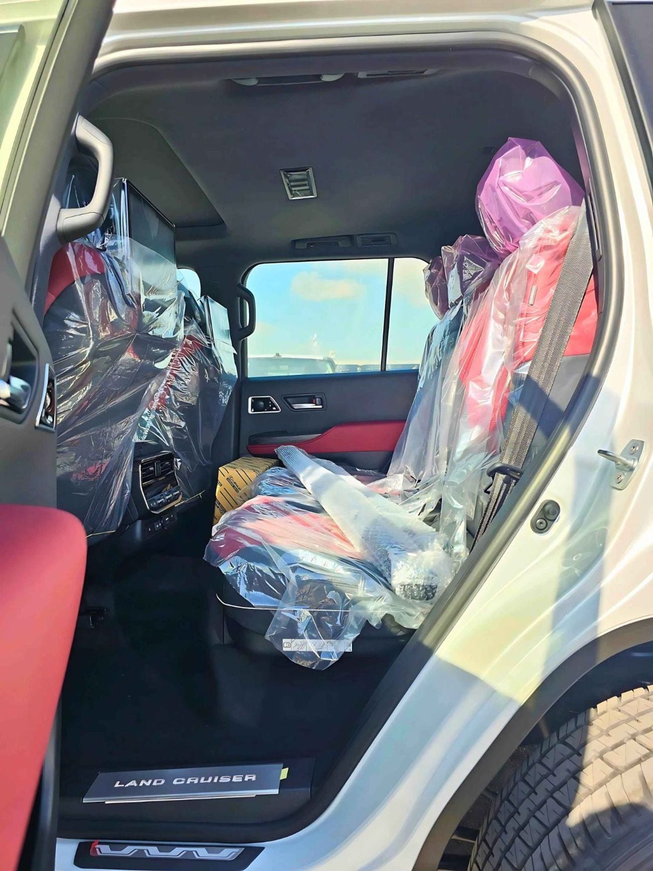 Toyota Land Cruiser VXR / FULL OPTION / 3.3L DIESEL / PWR SEATS / RADAR / JBL SPEAKERS (CODE # 69000)