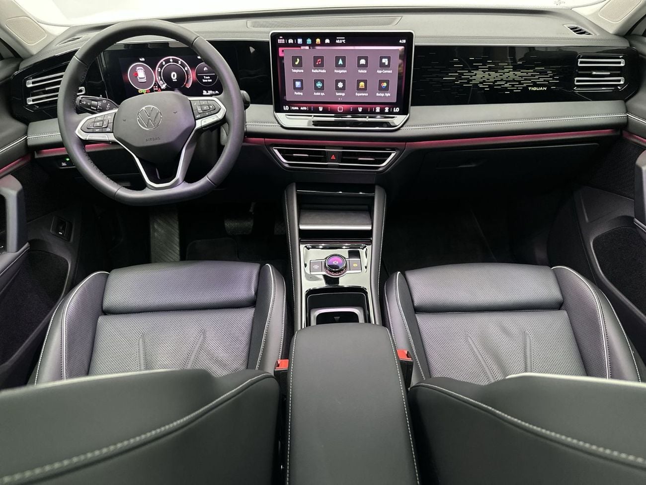 فولكس واجن تيجوان 1.4L | Panoramic Sunroof with Leather Seats  | VW Certified | GCC Specs