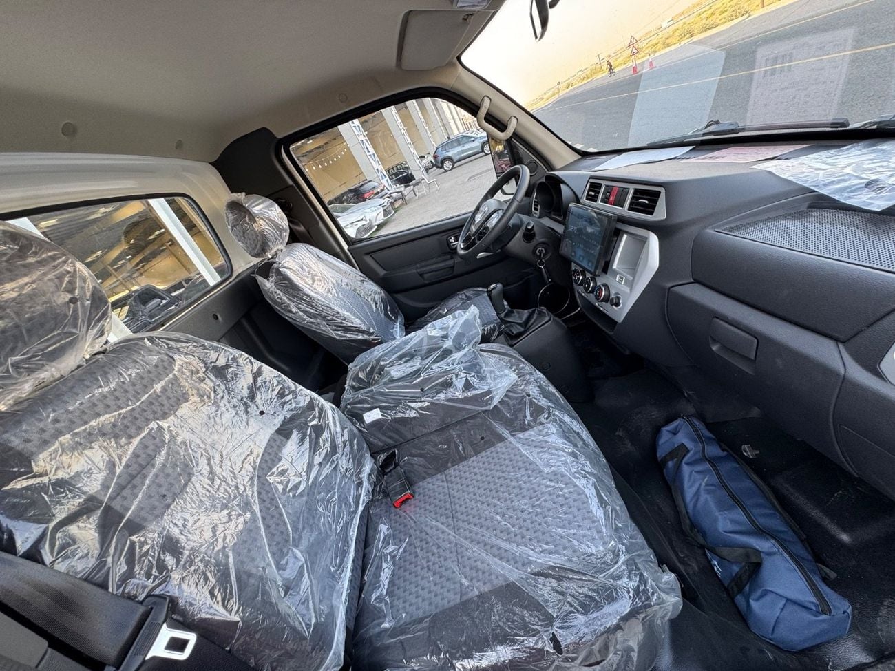 Hyundai H 100 PICKUP V4 / 2 TON LOADING / LARG SCREEN / MANUAL GEAR / APPLE CAR PLAY /ANDROID AUTO