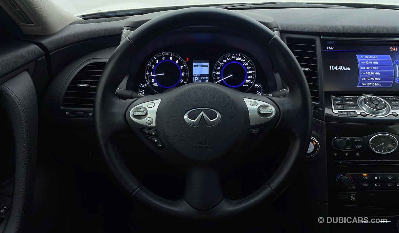 Infiniti QX70 LUXE 3.7 | Under Warranty | Inspected on 150+ parameters