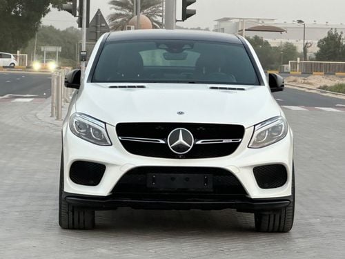مرسيدس بنز GLE 43 AMG موديل 2019 خليجي صبغ وكاله حاله ممتازه من الداخل والخارج فل مواصفات بانوراما ومثبت سرعه وتحكم كهربائ