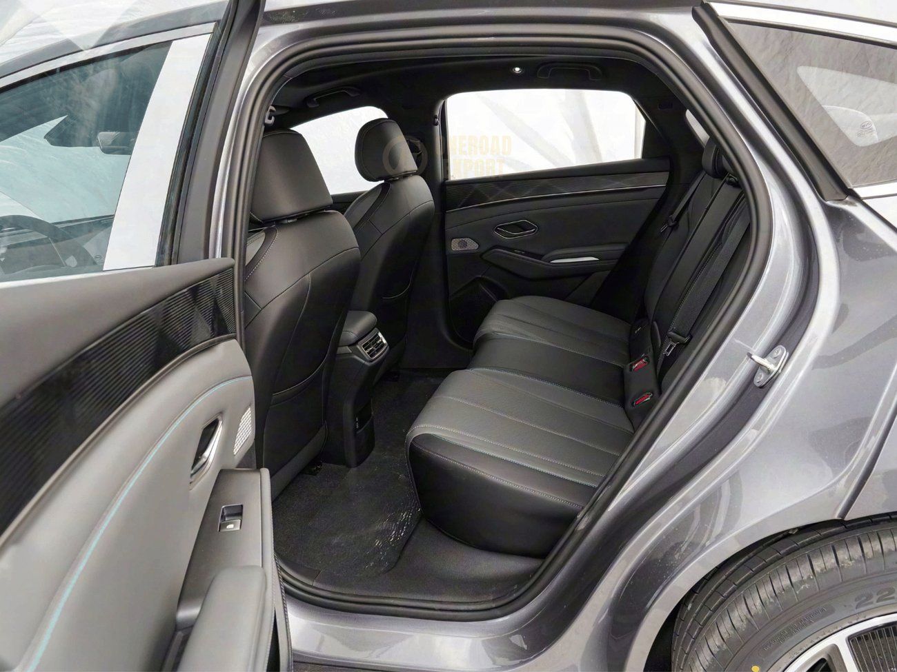 بي واي دي كين ال دي ام-اي Smart Drive Edition 120km Excellence Export to Dealers - 2025 BYD Qin L DM-i Hybrid Smart Drive Edit