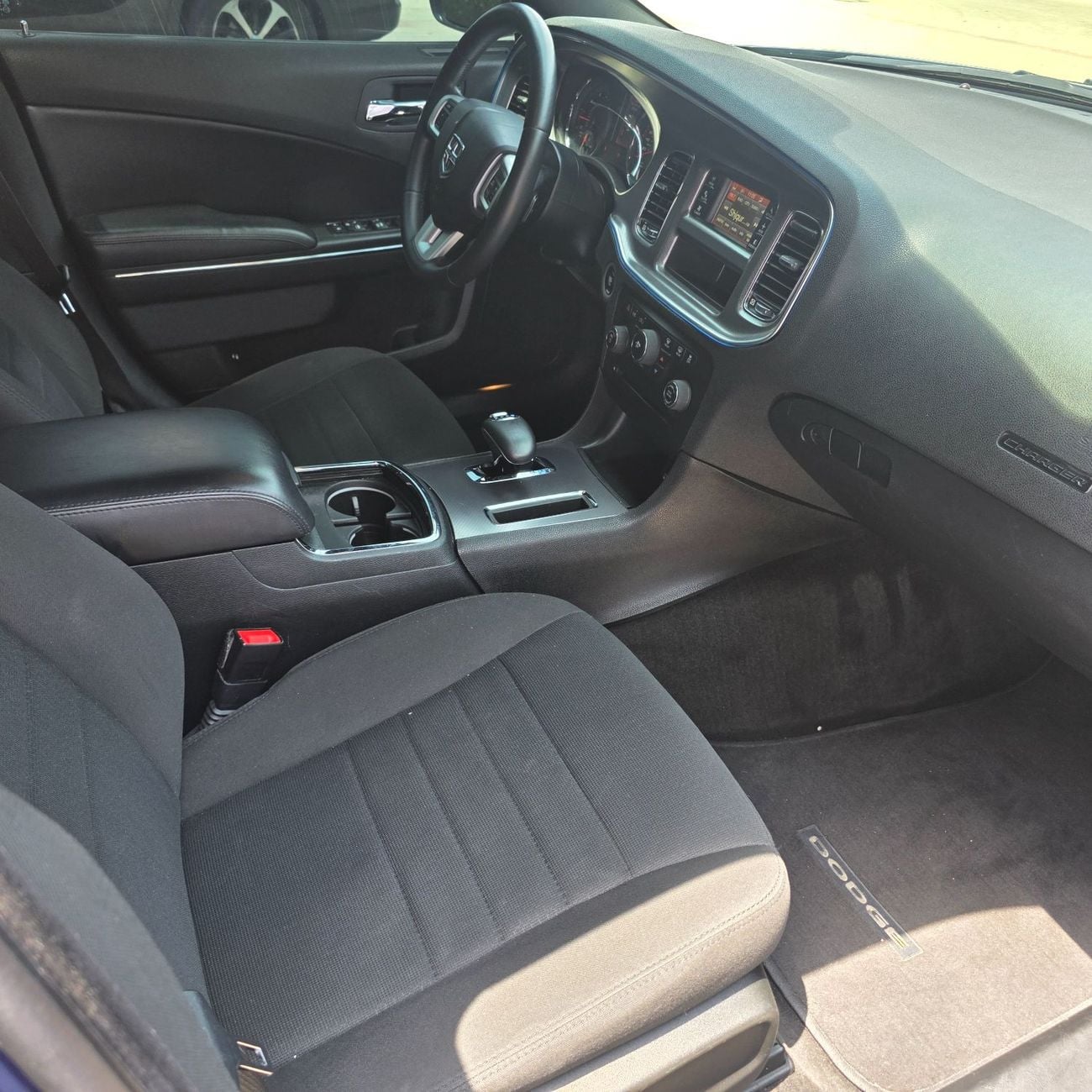 Dodge Charger SE