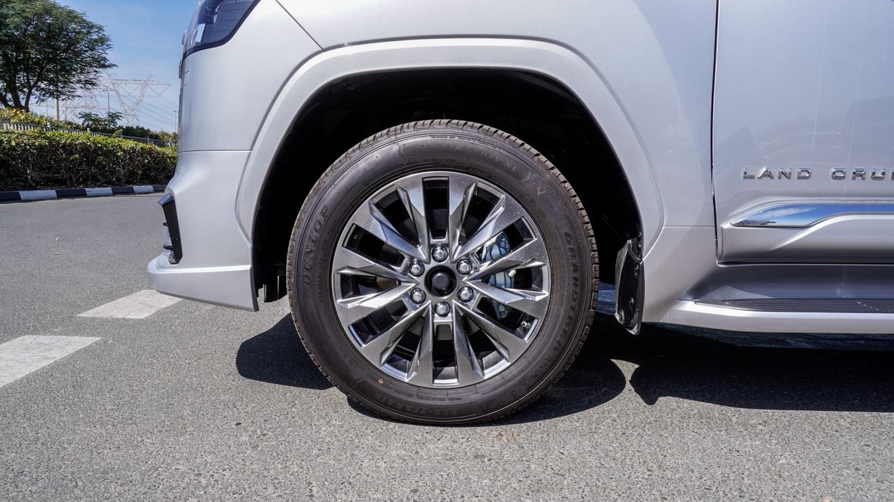 Toyota Land Cruiser GXR 3.5 L V6 Twin Turbo