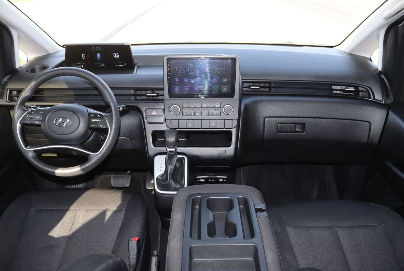 Hyundai Staria 3.5L Comfort (9 Seater) Hyundai Starea - 2023 - GCC - Accident-Free - 3.5L  - 9 Seats - Low Mileage