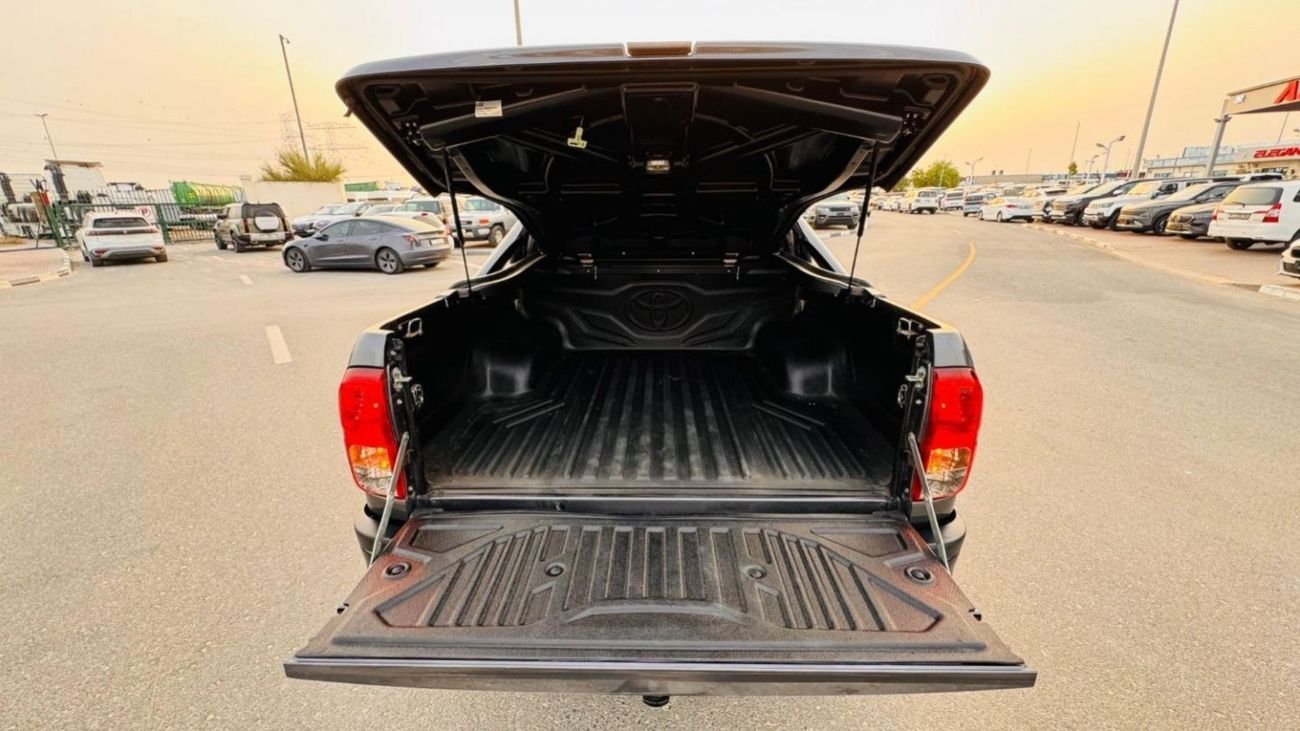 Toyota Hilux PREMIUM BULL BAR WITH LED FOCUS LIGHTS | ROOF TOP LED | AIR SNORKEL | RHD | 2017 | HILUX BOOT LID |