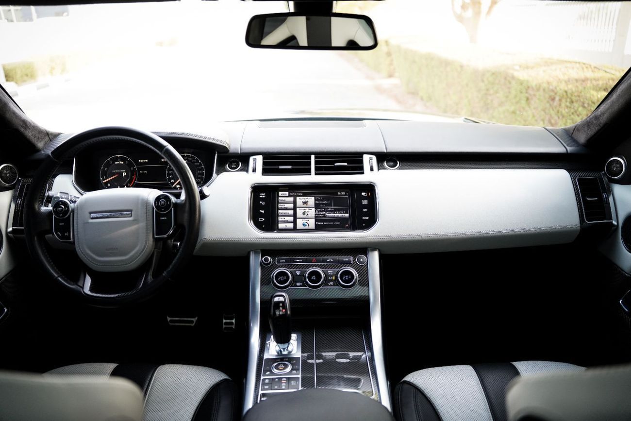 Land Rover Range Rover Sport SVR 5.0L (575 HP) AWD