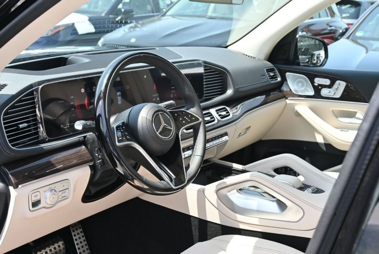 مرسيدس بنز GLS 450 Mercedes GLS 450 3.0L Inline-6 Turbo with Mild Hybrid, SUV, 7 Seats, Color Black, Model 2024