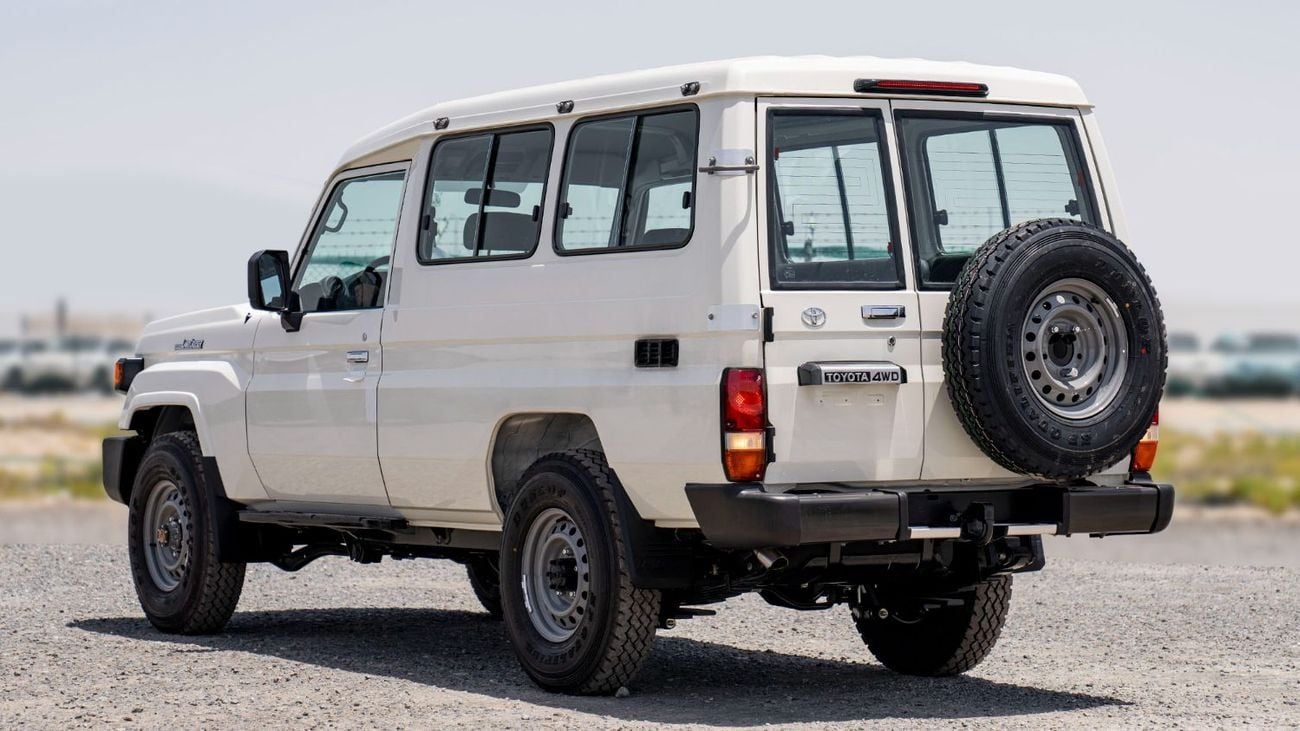 تويوتا لاند كروزر 70 Lc 78 hard top 3 door AT 2.8L