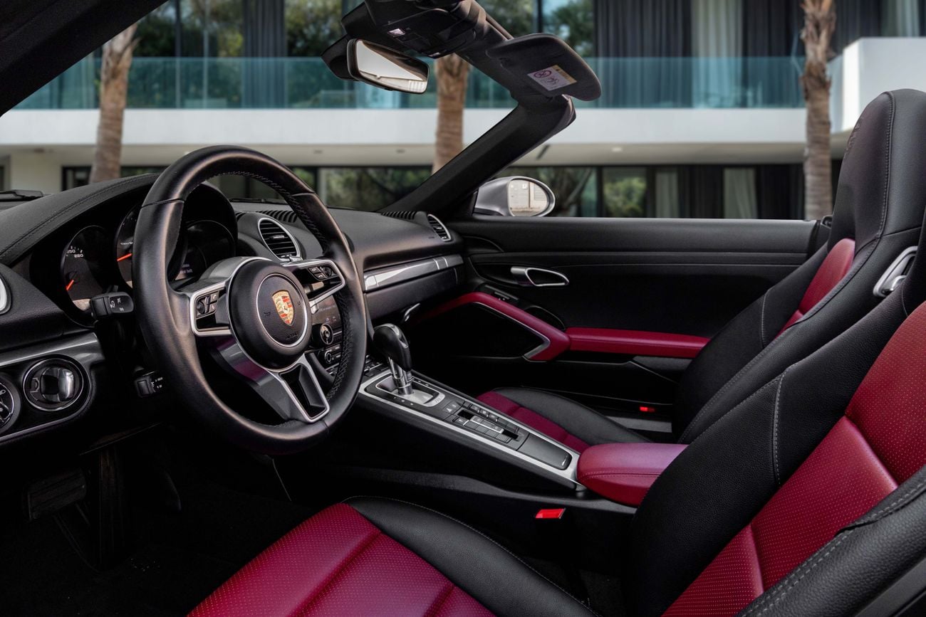 Porsche 718 Boxster 718 Boxster | 3,721 P.M | 0% Downpayment | Perfect Condition!