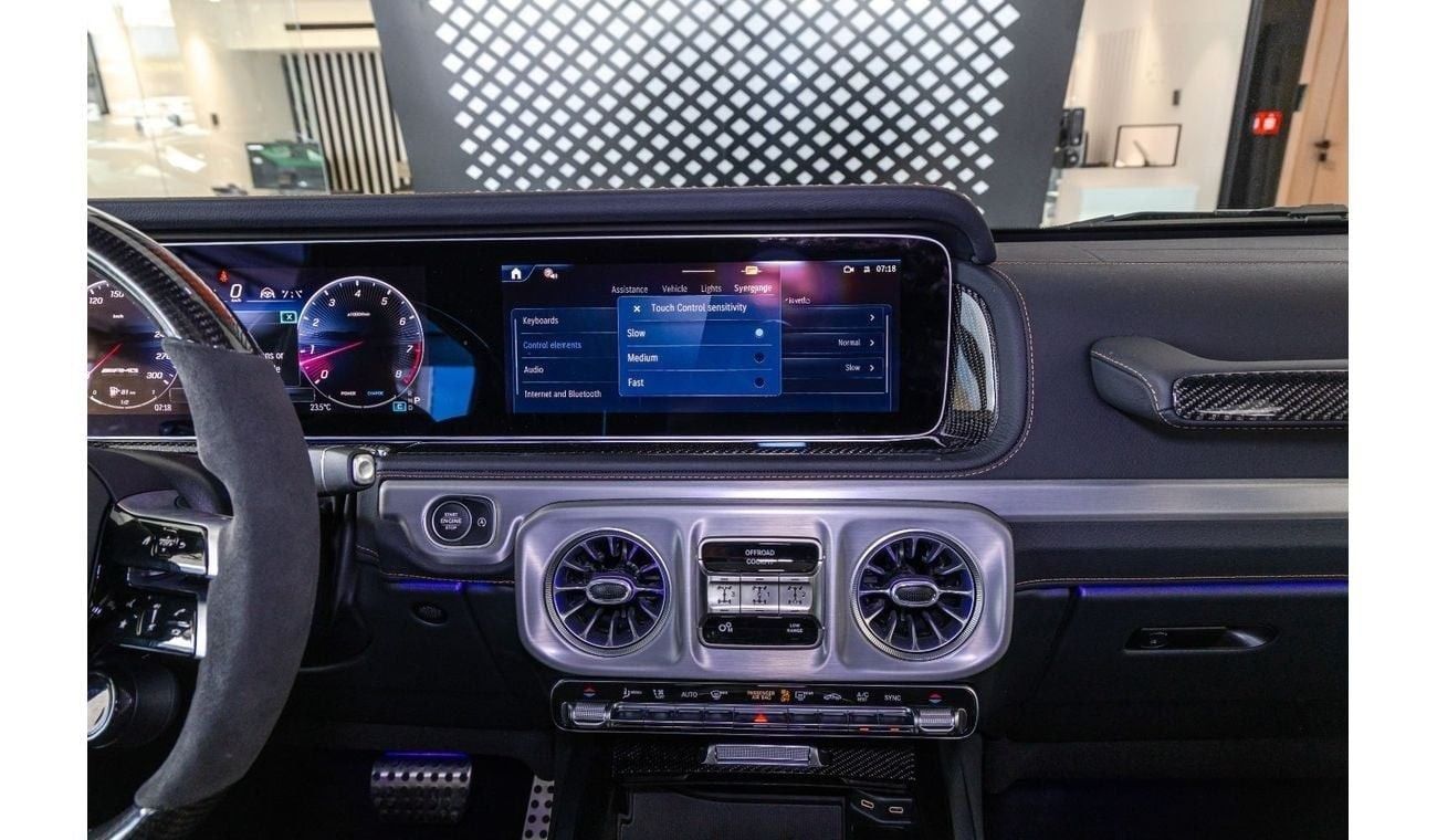 Mercedes-Benz G 63 AMG Mercedes-Benz G 63 AMG - Carbon Fiber - 2025 FaceLift