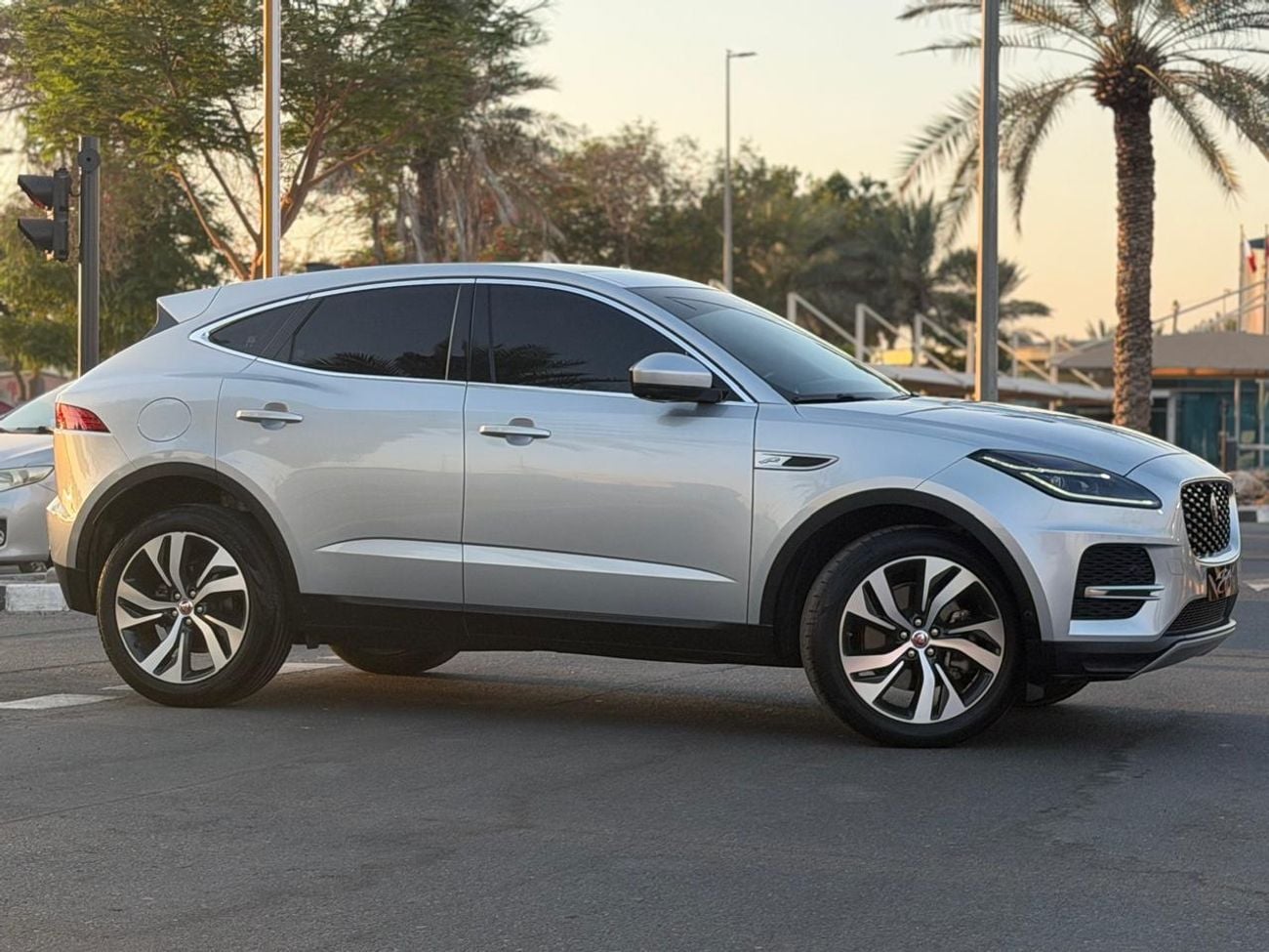 جاكوار E Pace SE