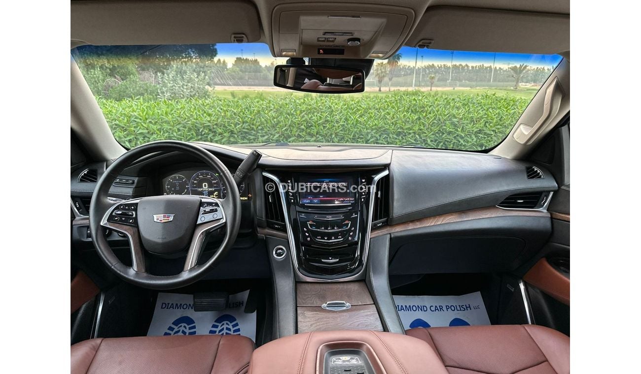 Cadillac Escalade Escalade ESV Platinum 2015 GCC // 2keys // Accident free // Perfect condition