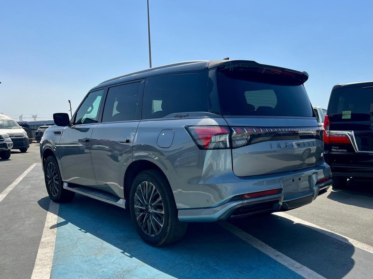 Infiniti QX80 Autograph Captain Chairs 3.5L Best Price for Export! Brand NEW!!! Canada