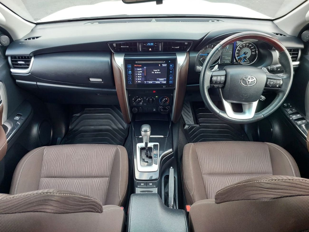 Toyota Fortuner TOYOTA FORTUNER SUV RHD 2019 MODEL 2.8 L DIESEL AUTOMATIC(PM10081)