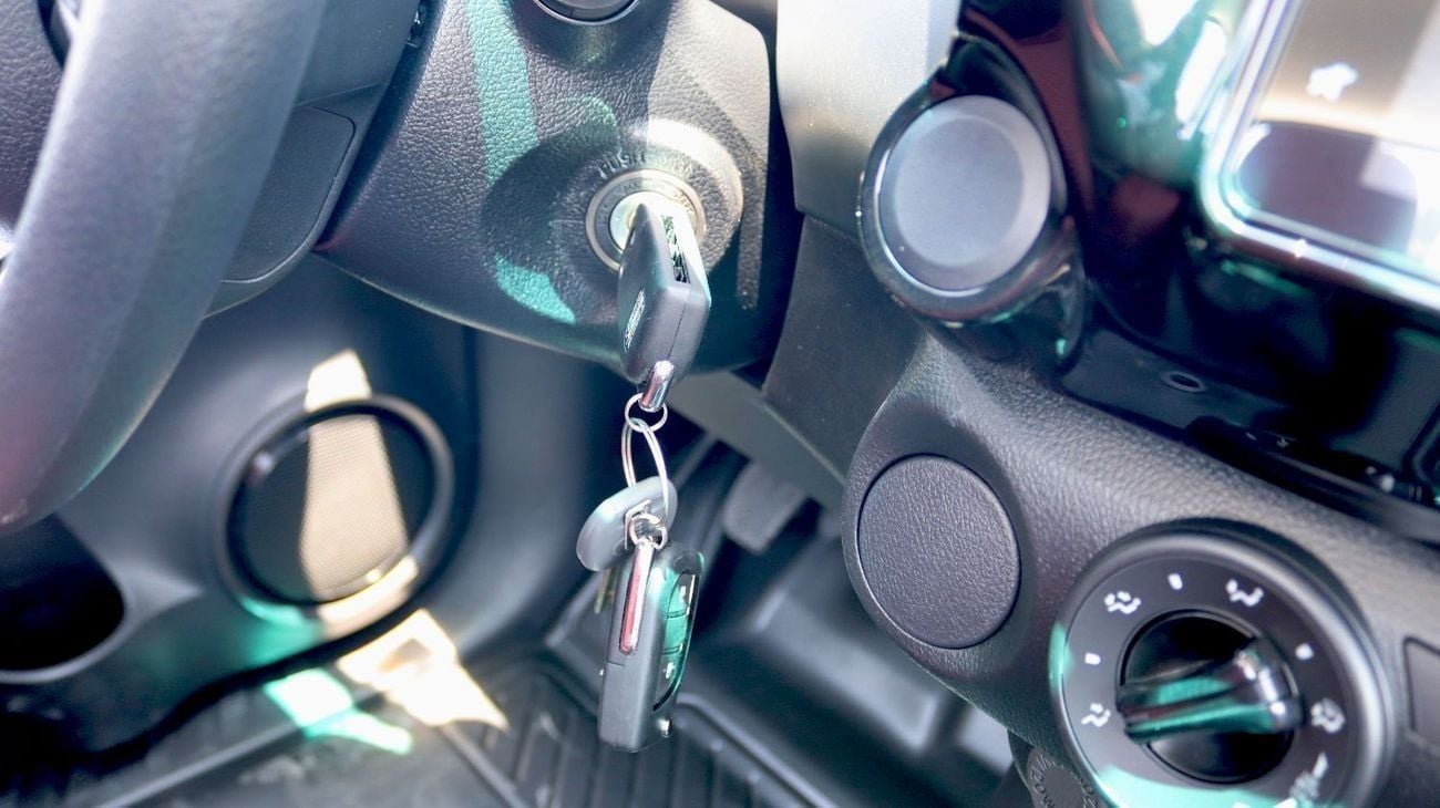 Toyota Hilux Hilux 2.4L GL | D-4D | Single Cabin | 6-Speed Manual | GCC | Power Windows & Mirrors