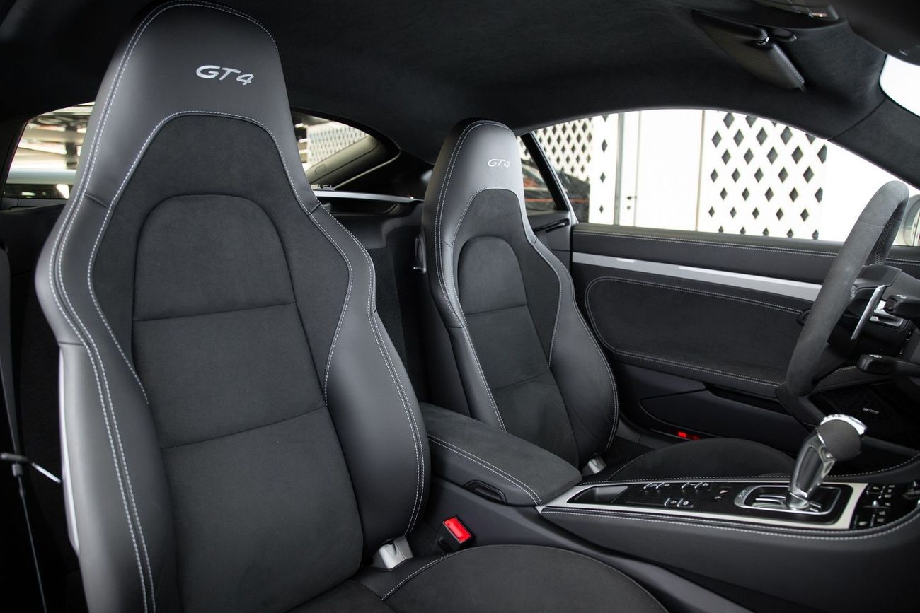 بورش كايمان 718 GT4