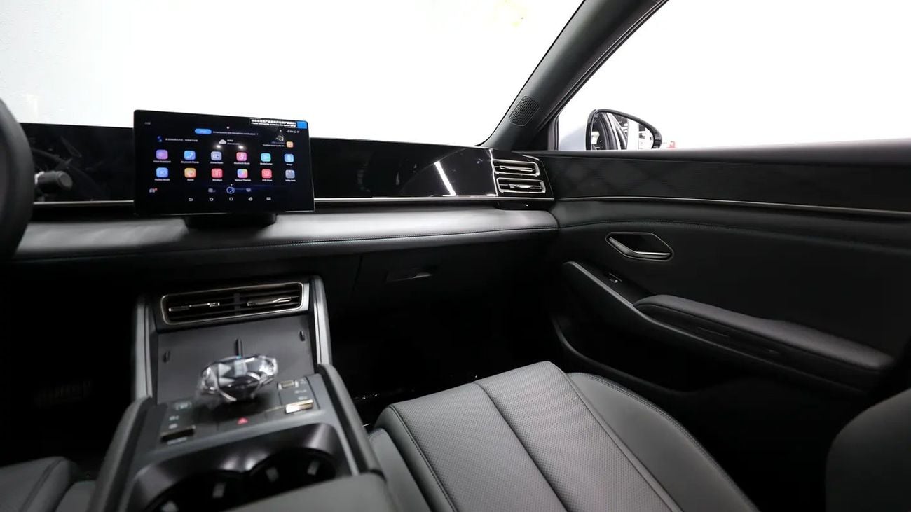 BYD Qin L DM-i Brand Leading Edition