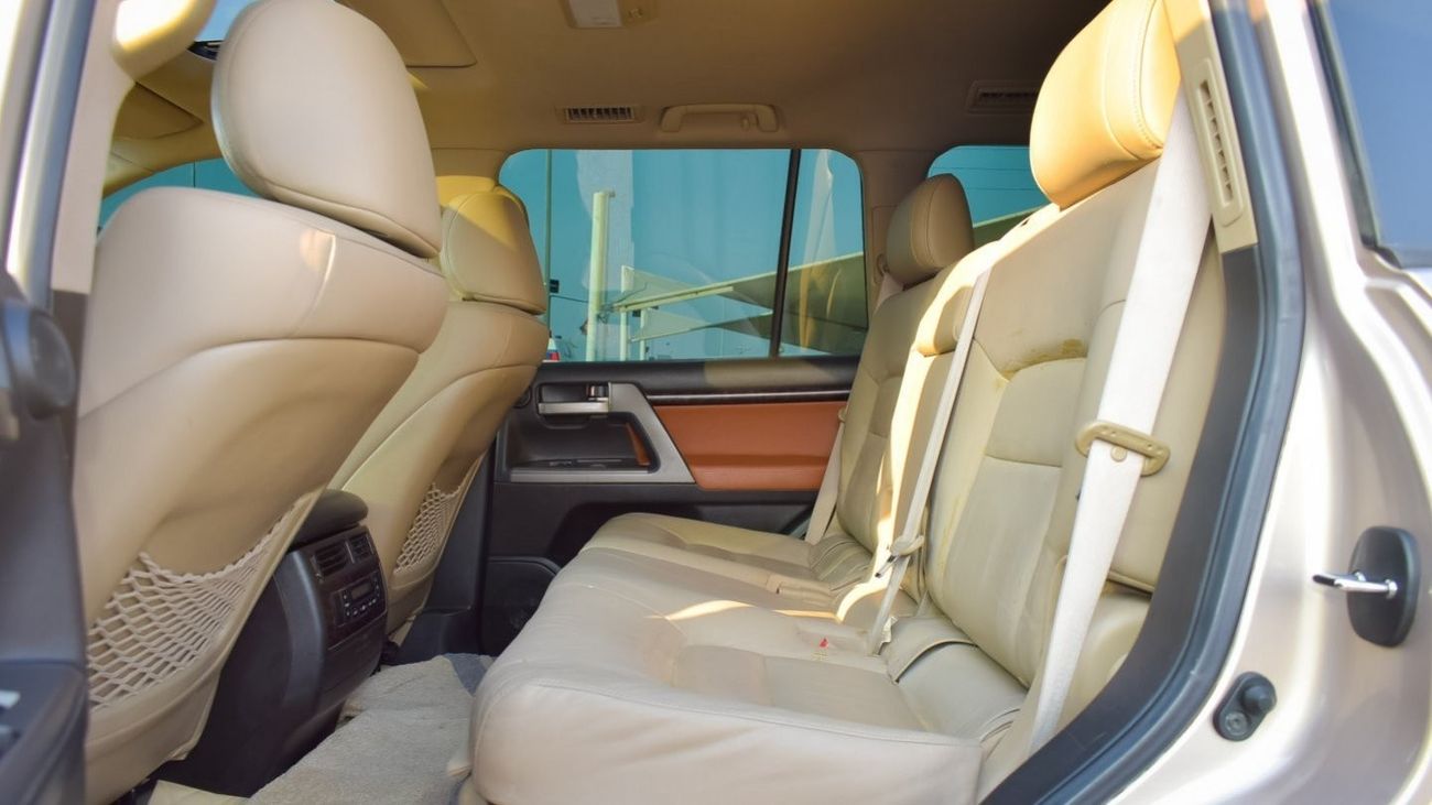 تويوتا لاند كروزر VXR V8