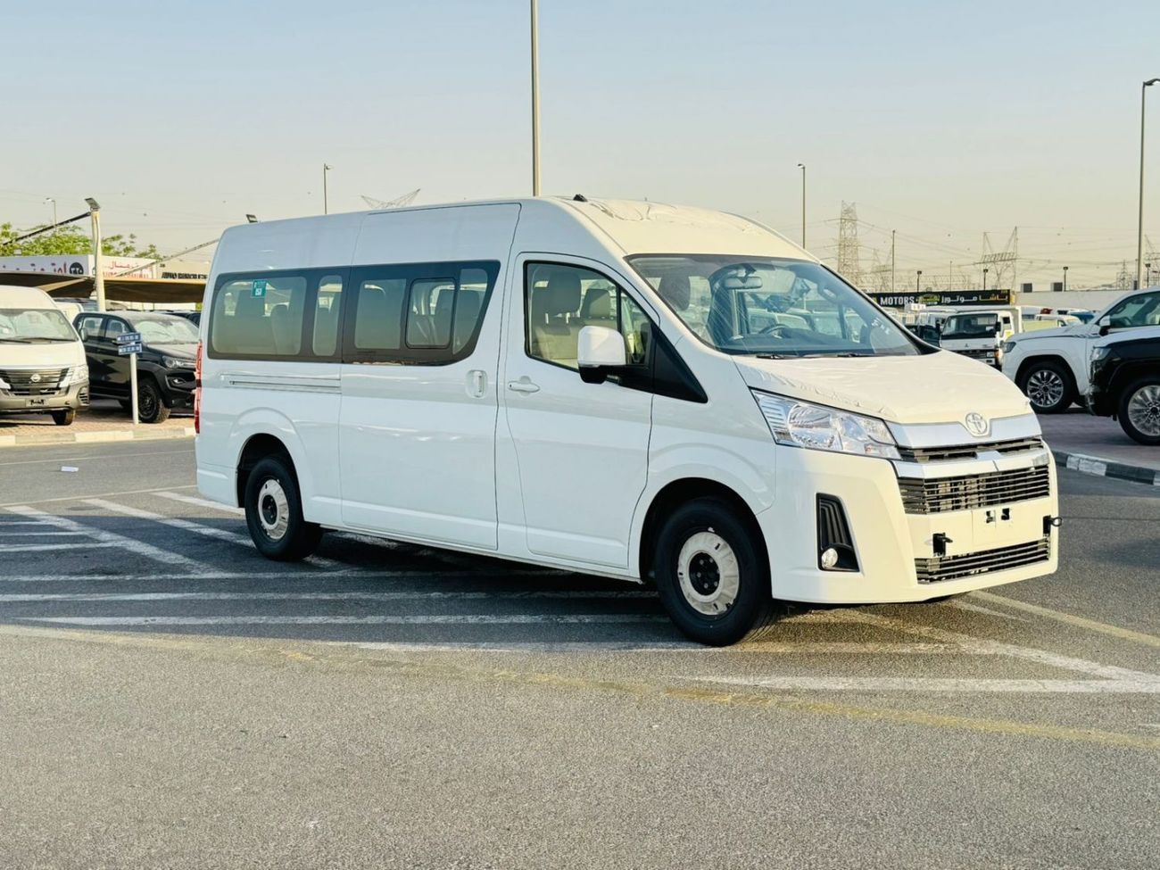تويوتا هاياس Toyota Hiace Van 3.5L petrol A/T F/O WHITE COLOR