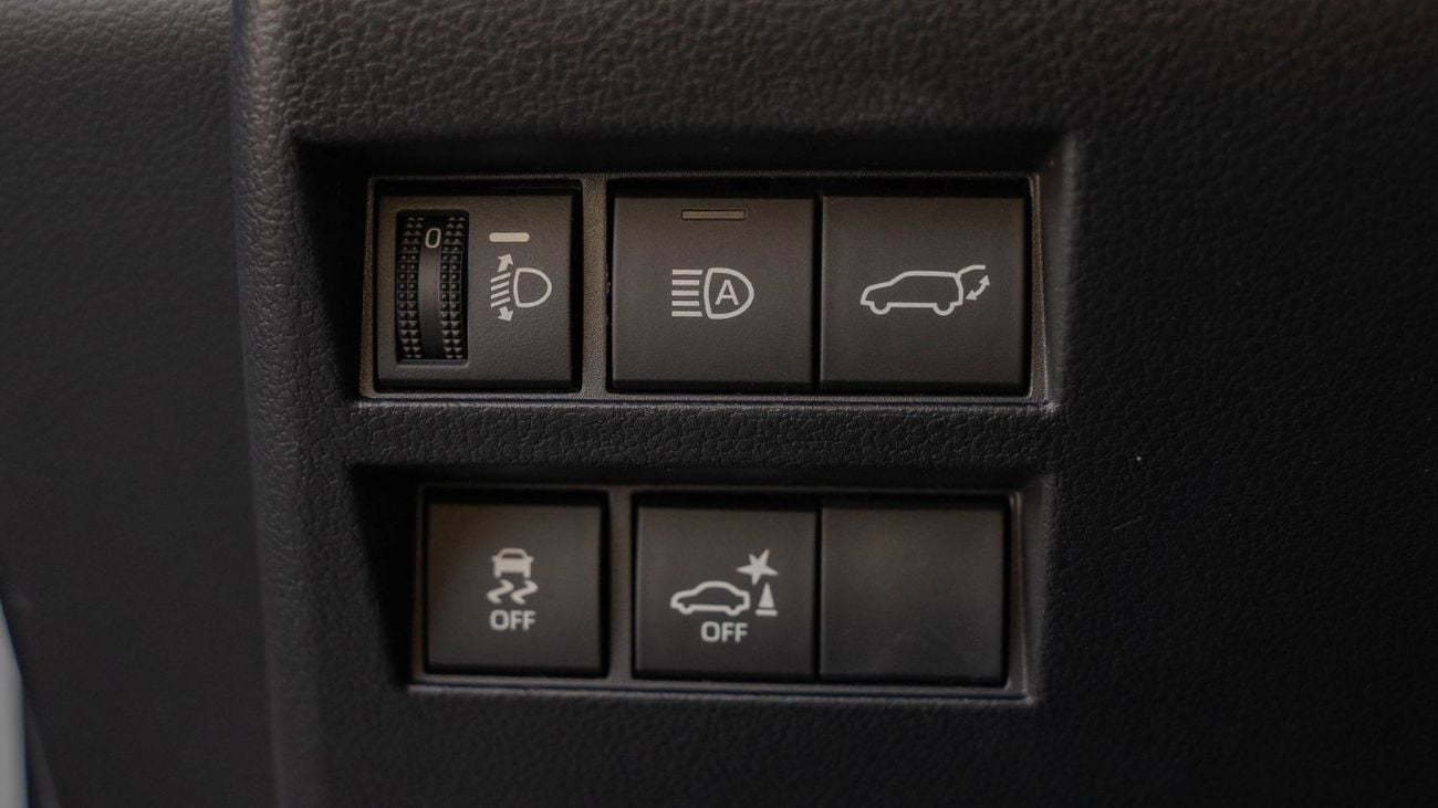 تويوتا لاند كروزر 2026 Toyota Land Cruiser 300 GXR 3.3L Twin Turbo AT Diesel (White)