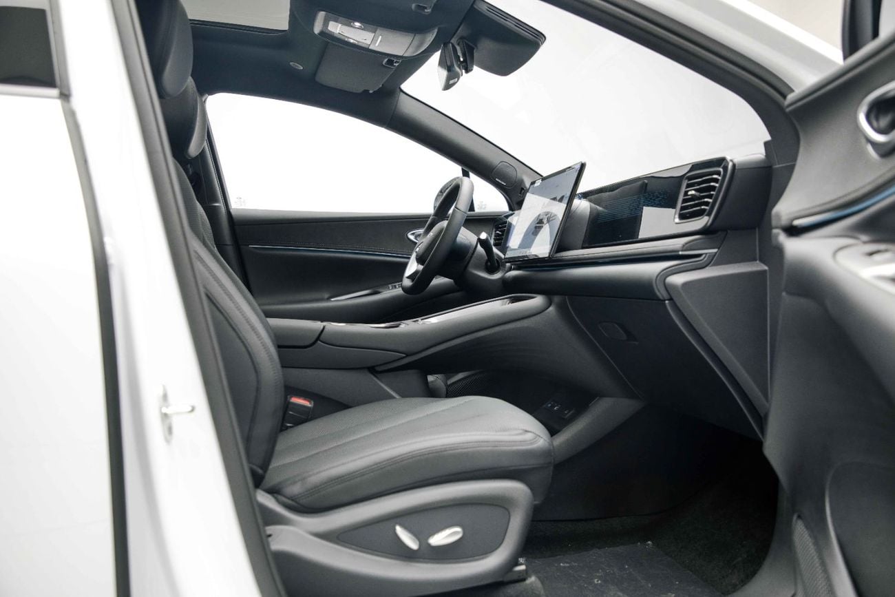 BYD Sealion 06 Navigation Plus - White Inside Black | Export Only