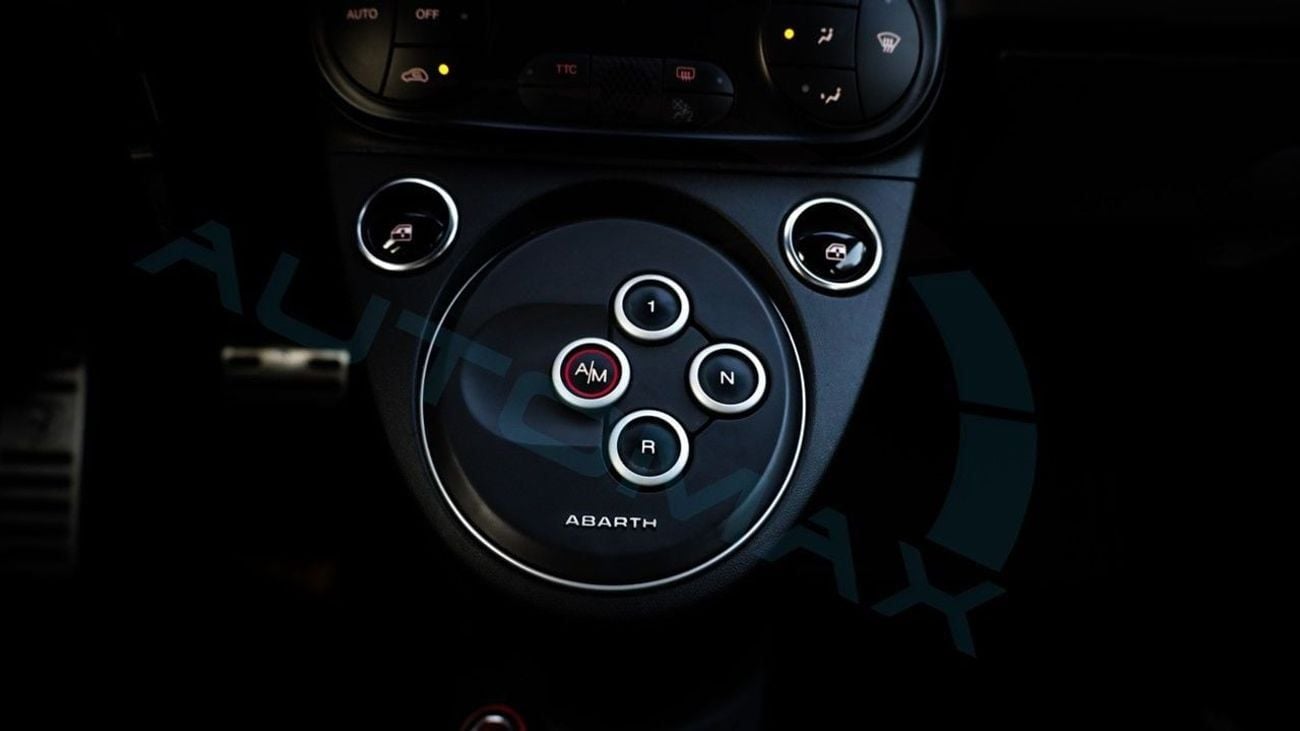 Abarth 695 Cabrio Turismo 1.4T GCC 38200Km 2023 With 2 years Or 120,000 Km Warranty @Official Dealer