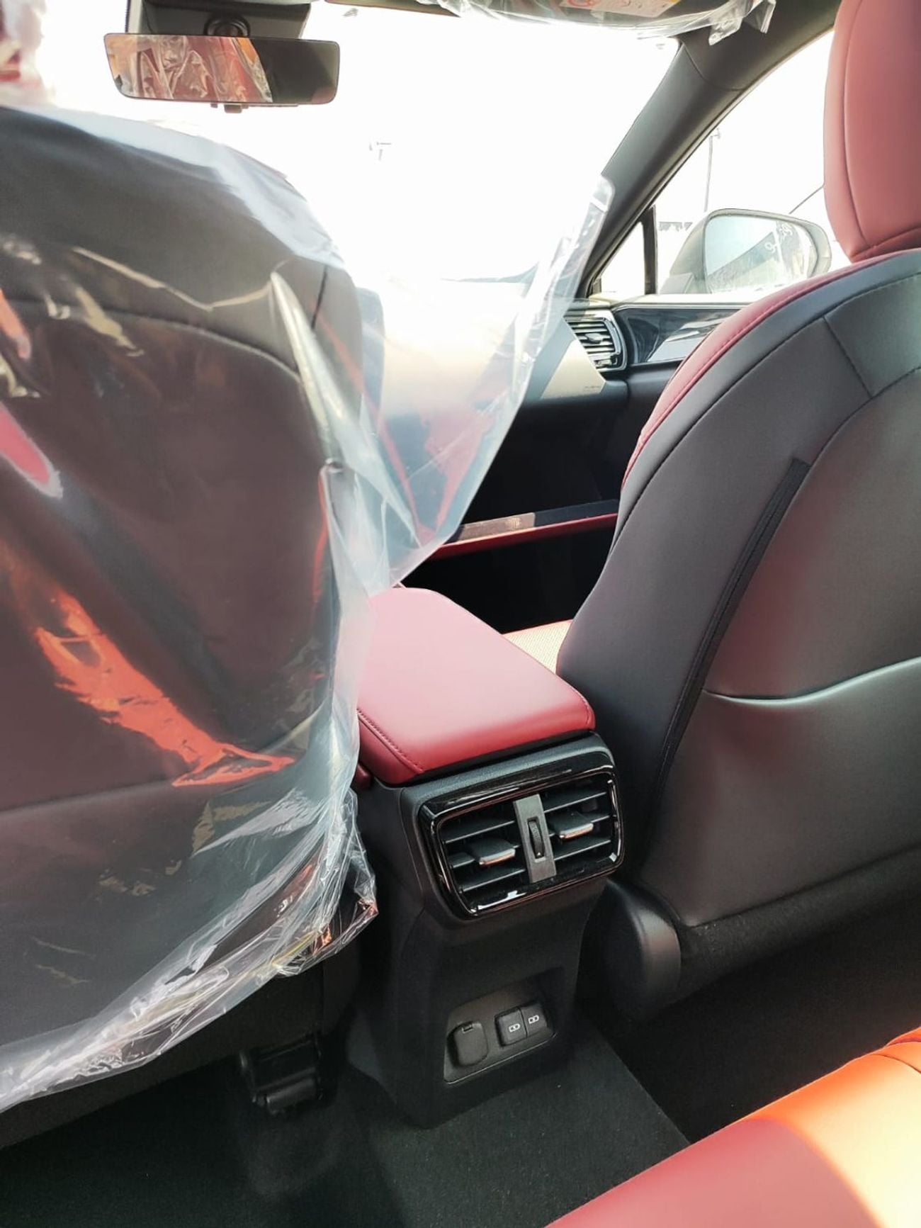 لكزس NX350 بريمير لكزس NX 350 بنزين 2.4 أوتوماتيك مع فتحة سقف | رادار | نظام مراقبة النقطة العمياء | صندوق خلفي كهربائ
