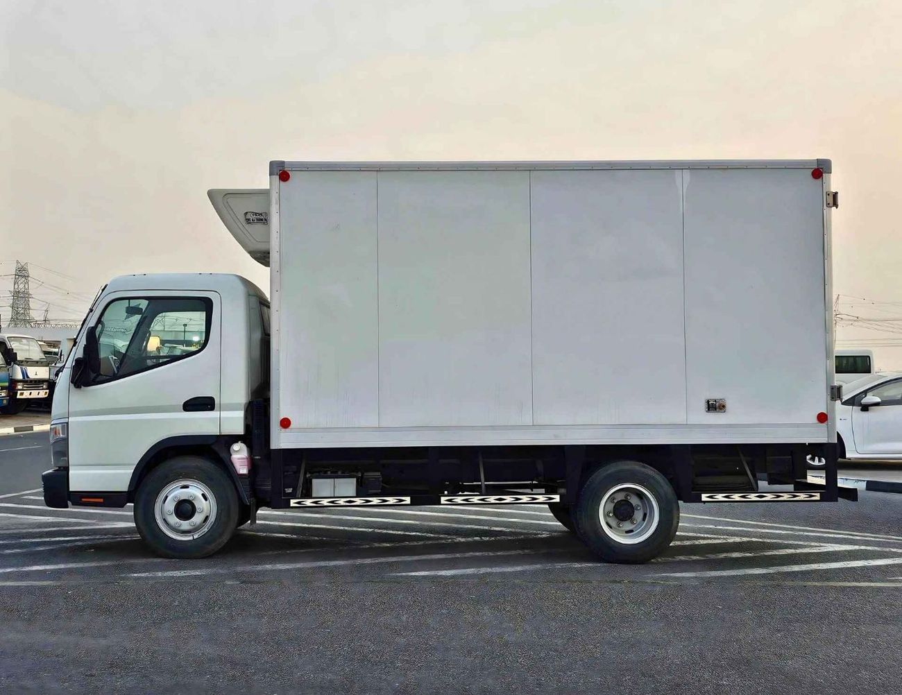 ميتسوبيشي فوسو كانتير FREEZER BOX/4.2L DIESEL M/T/SINGLE CABIN/CODE#CANF