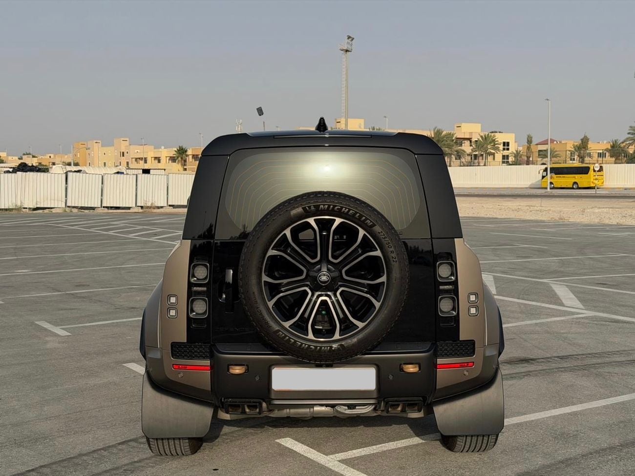 لاند روفر Defender 110 OCTA  P635