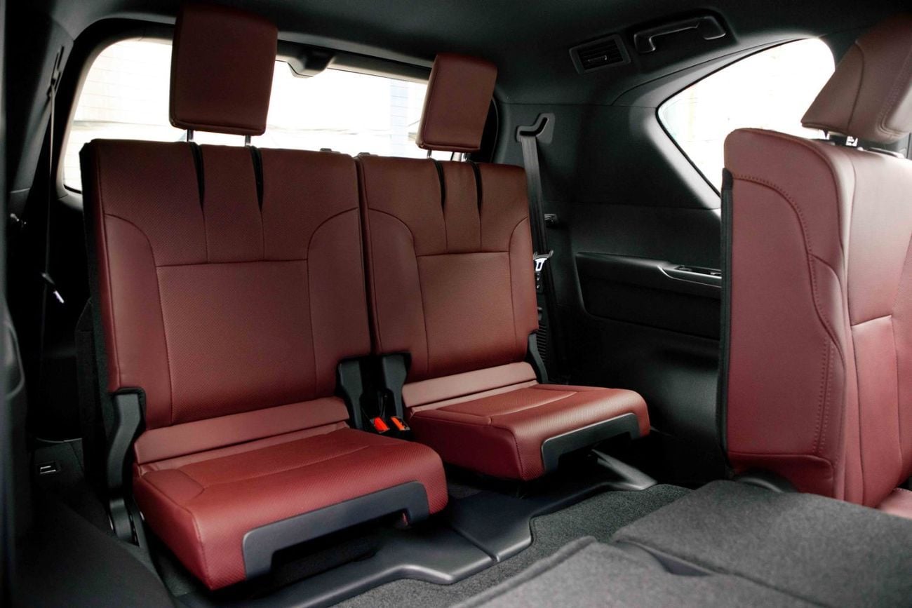 Lexus LX 600 Signature 3.5L - Sonic Quartz Inside Red | Export Only