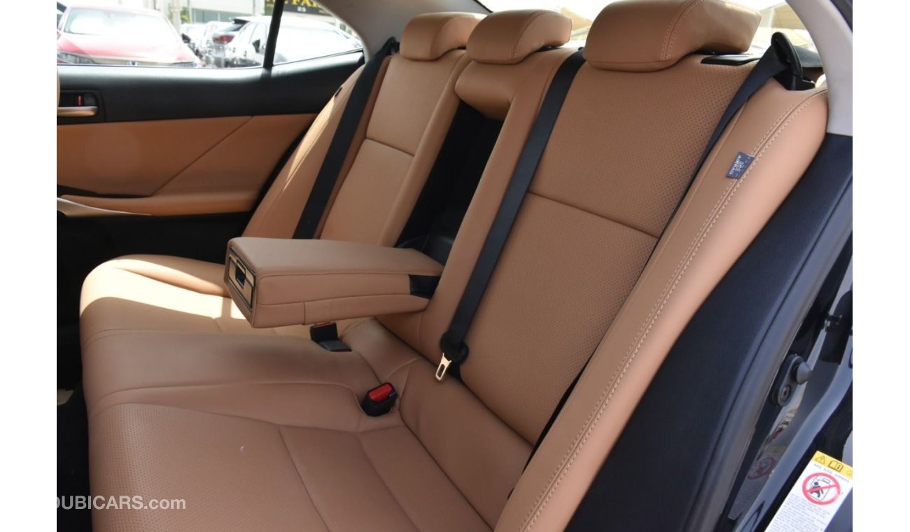 Lexus IS300 Platinum IS-300 2018 PLATINUM  EXCELLENT CONDITION / WITH WARRANTY