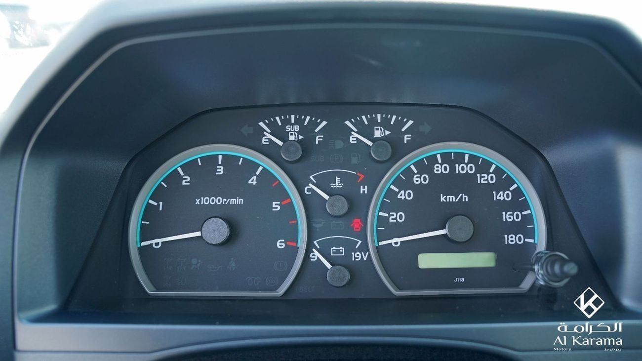 تويوتا لاند كروزر بيك آب محرك ديزل سعة 4.2 لتر - 6 أسطوانات - دفع رباعي - ناقل حركة يدوي | وجهة مفتوحة