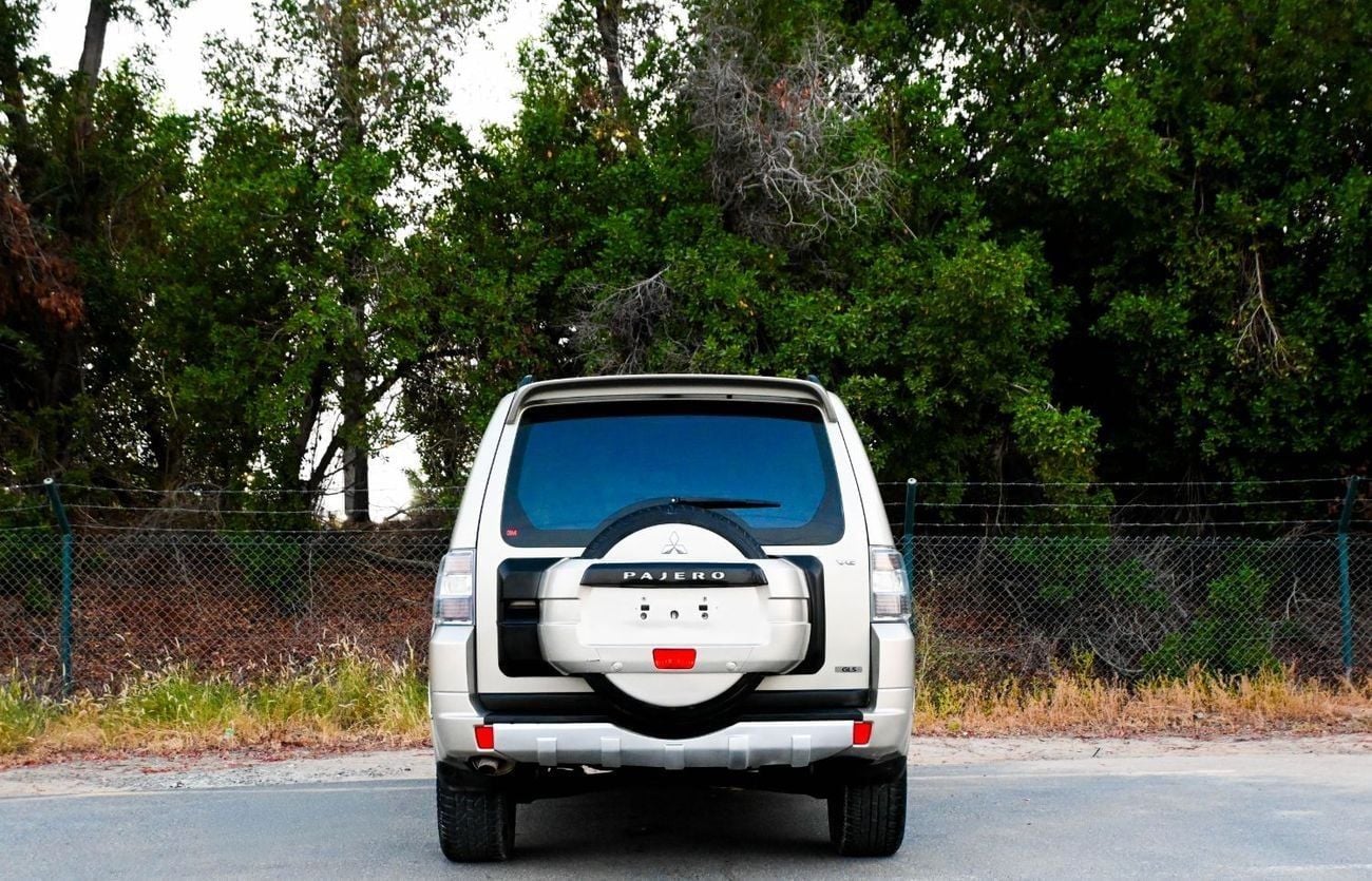 Mitsubishi Pajero GLS HIGHLINE Mitsubishi Pajero Gulf 2012 Specs in excellent condition 3.5L (5 Seater)