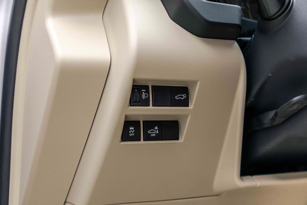 Toyota Land Cruiser GXR 4.0L - White Pearl Inside Beige | Export Only