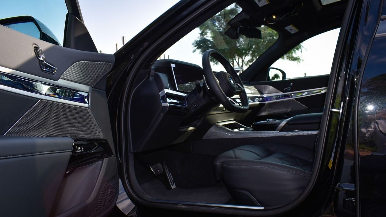 BMW 740Li BMW 740li M-Kitt / 2023 / USA