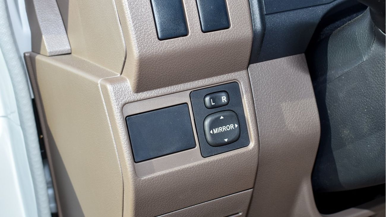 Toyota Land Cruiser 70 LC78  4.0L Double Tank Auto Transmission