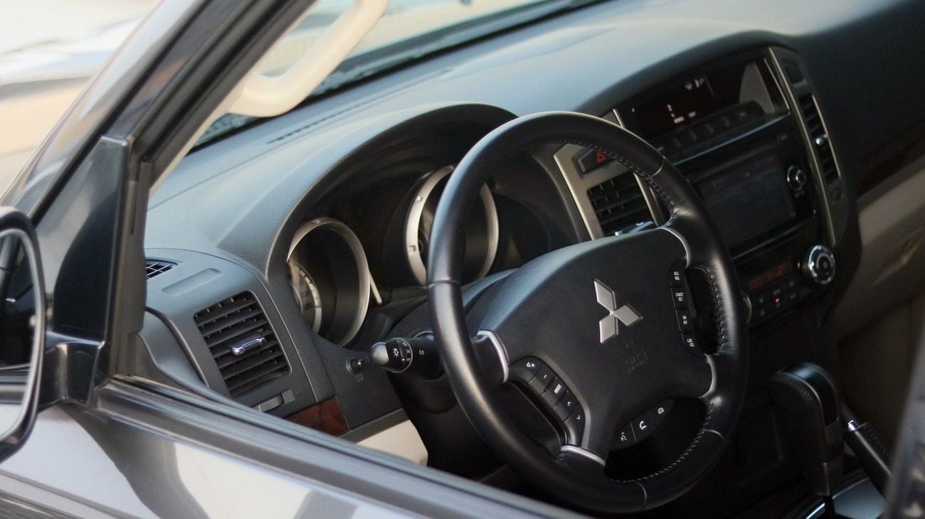 Mitsubishi Pajero GLS | V6 | 4x4 || Complete Service History || Zero Downpayment Support