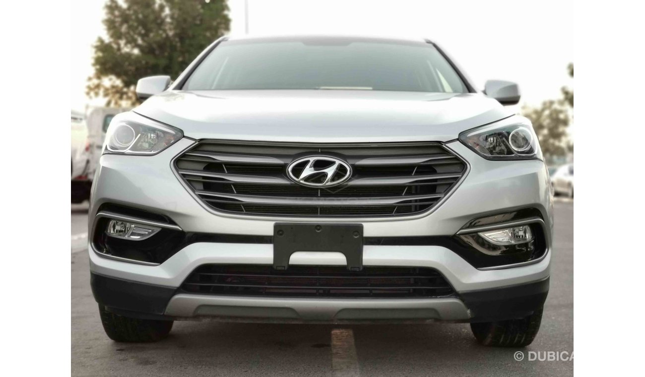 Hyundai Santa Fe 2.4L, 17" Rims, DRL LED Headlights, Drive Mode, Fabric Seats, Rear Camera, DVD-USB-AUX (LOT # 541)