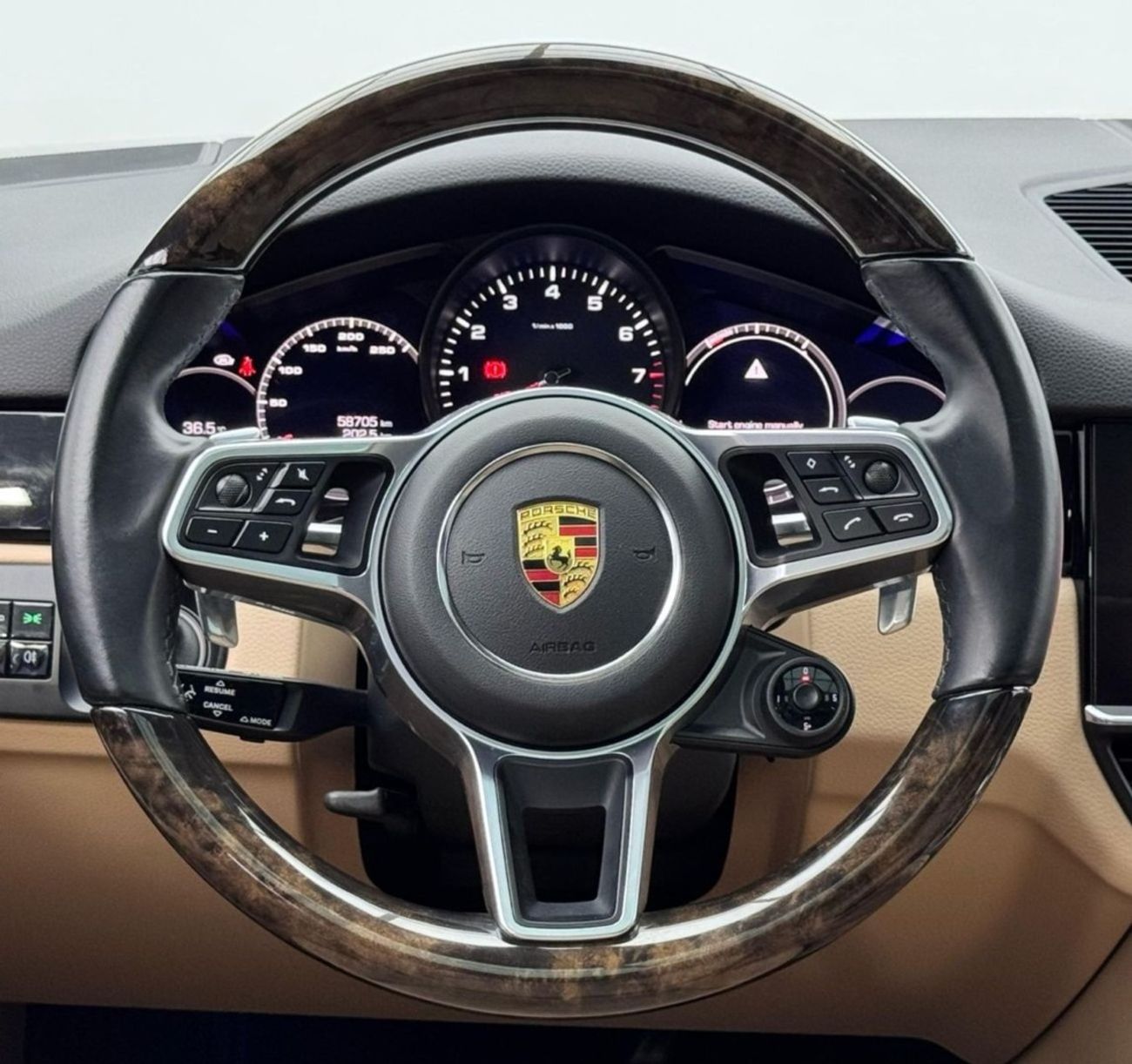 Porsche Cayenne Base Coupe 2021 Porsche Cayenne Coupe, Warranty, Sport Chrono Package, Excellent Condition, GCC