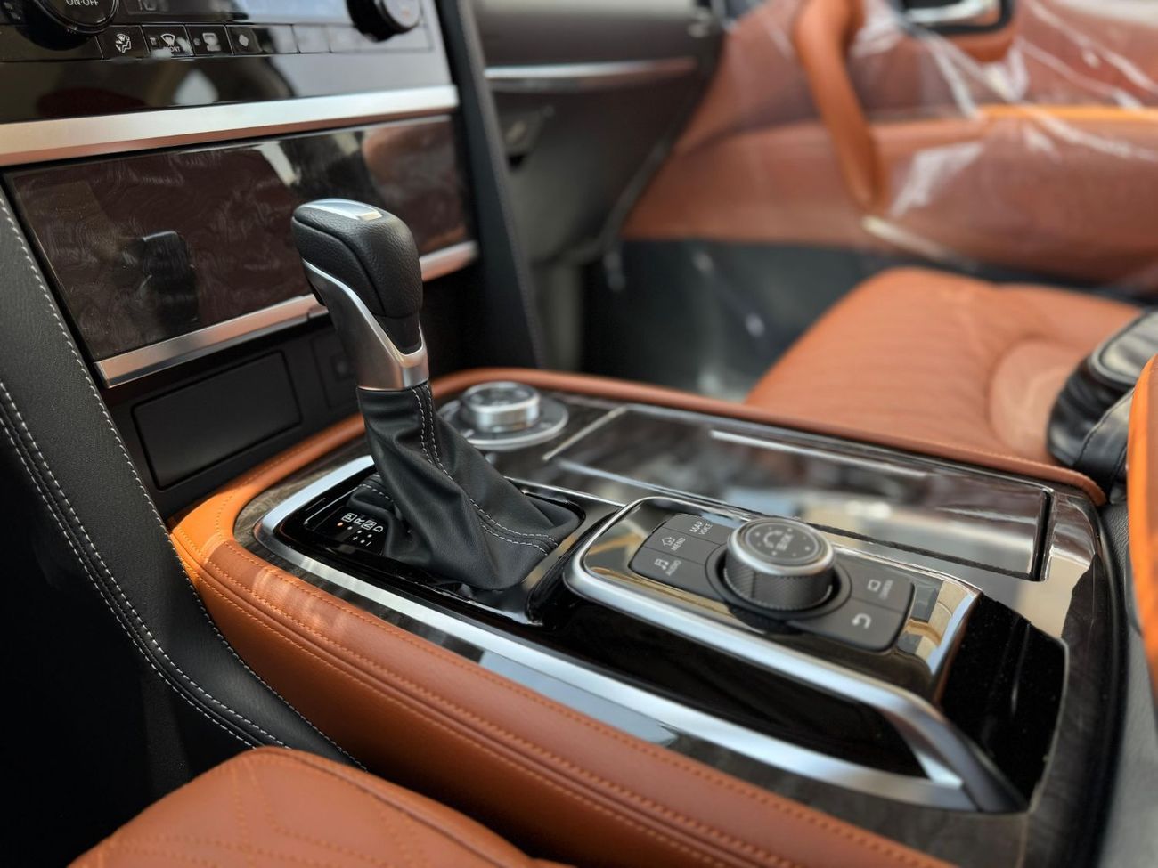 نيسان باترول نيسان باترول بلاتينيوم V8 موديل 2024 – رمادي | صفر كيلومتر | فل أوبشن