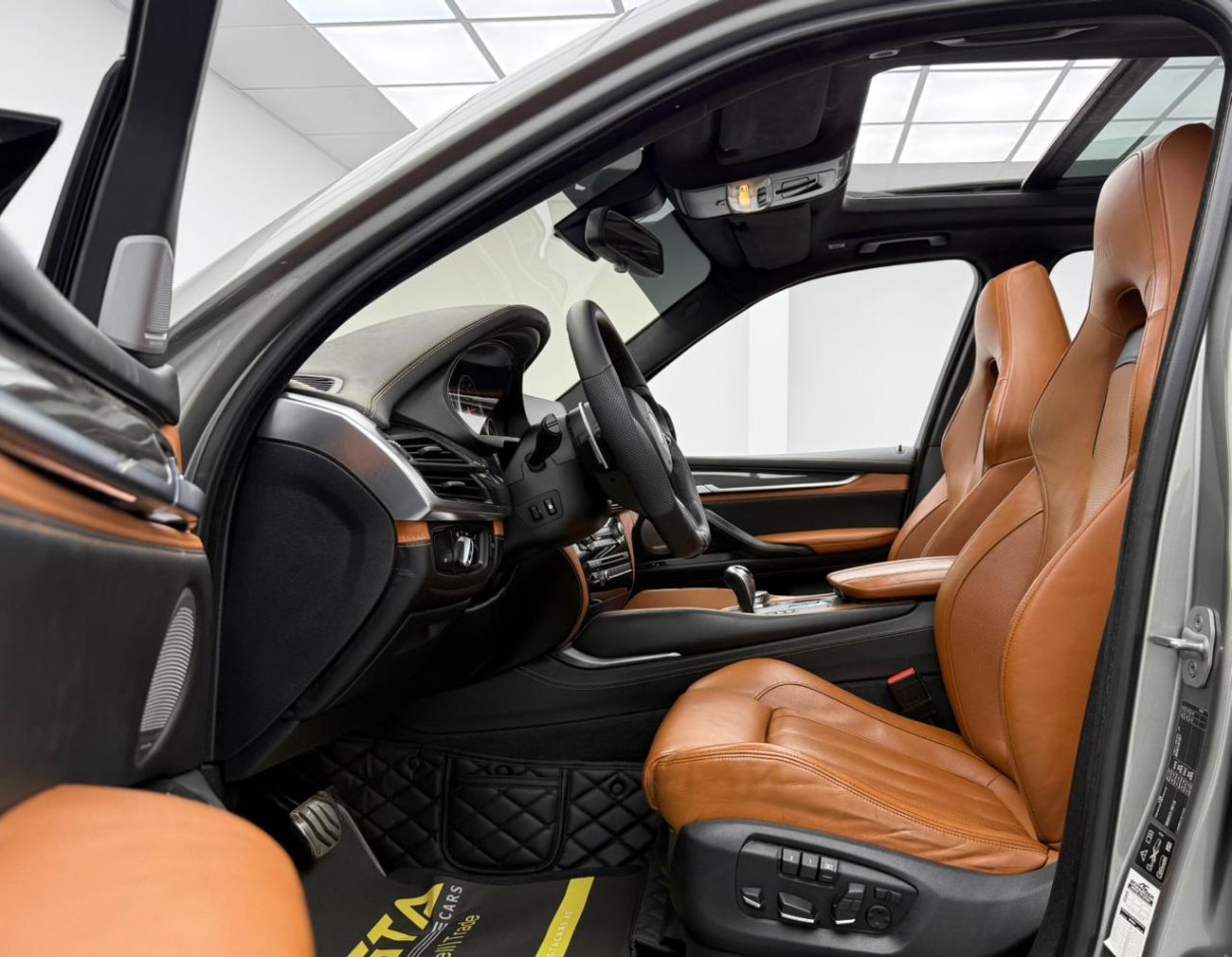 BMW X5M Std 4.4L 2017 BMW X5 M ,Warranty ,Full BMW Service History ,Excellent Condition ,GCC