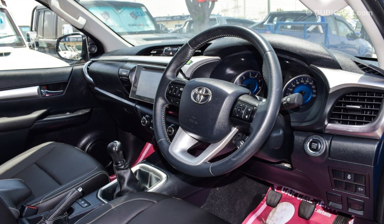 تويوتا هيلوكس 2.8 D4D. Full option leather seats clean car