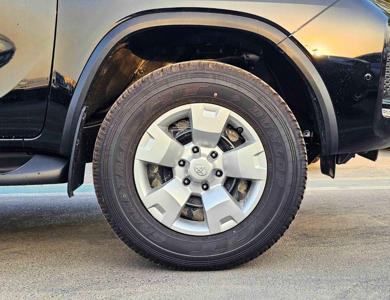 تويوتا فورتونر 2.4L V4 DIESEL / MANUAL A.C / DIFF LOCK / OVER FENDER / FOG LAMPS / CHROME HANDLE /CODE#FD24B