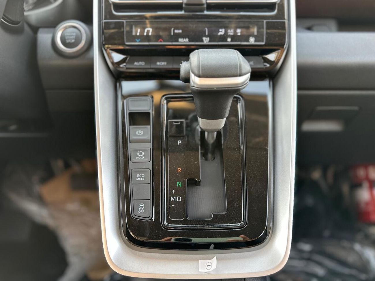 Toyota Innova 2024, PETROL 2.0L 0KM, GCC SPEC, 8-SEATERS, EXPORT PRICE